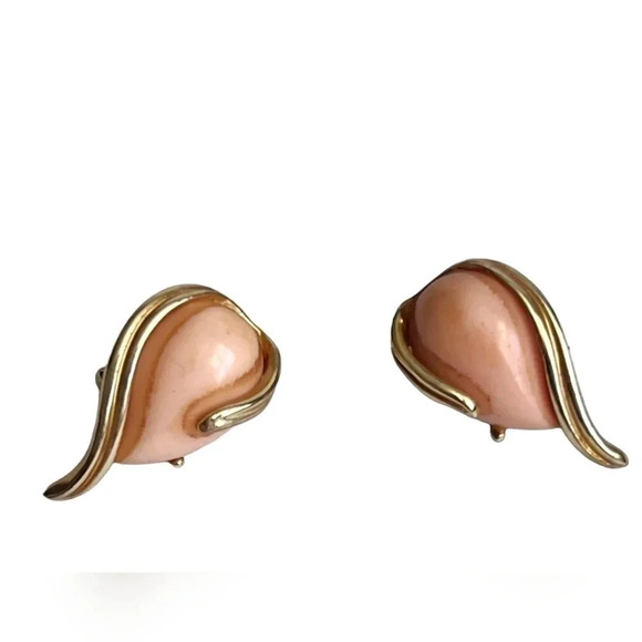 GOLD PLATED PINK LUCITE VINTAGE CLIP-ON WOMENS EARRINGS - Picture 4 of 5